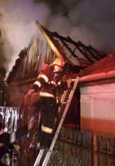 Weekend de foc, în Bihor: Trei case şi o magazie de lemne au fost distruse de flăcări