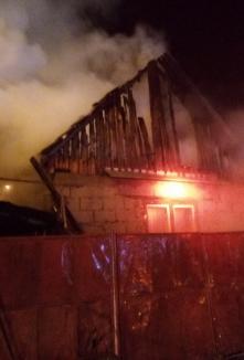 Weekend de foc, în Bihor: Trei case şi o magazie de lemne au fost distruse de flăcări