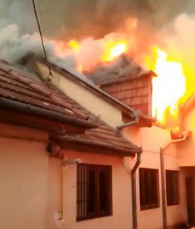 Incendiu de proporții la Centrul de plasament pentru copii cu dizabilități din Oradea (FOTO/VIDEO)