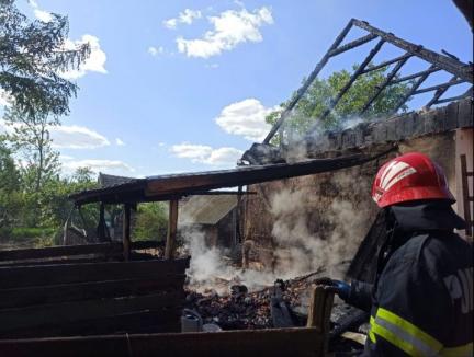 Incendii devastatoare în două bucătării ale unor case din Diosig şi Vintere