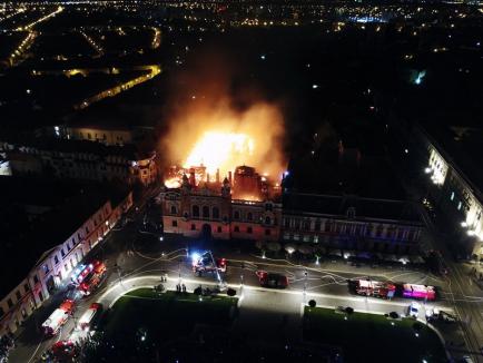 Imagini de coşmar cu incendiul catastrofal din centrul Oradiei (FOTO/VIDEO)