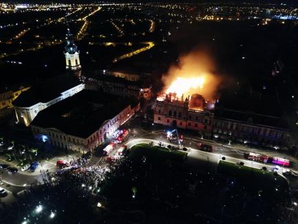 Imagini de coşmar cu incendiul catastrofal din centrul Oradiei (FOTO/VIDEO)