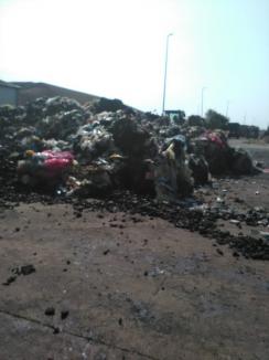 Incendiul de la groapa de gunoi din Oradea: Au ars circa 90 de tone de deşeuri (FOTO)