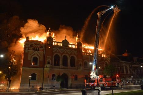 Imagini de coşmar cu incendiul catastrofal din centrul Oradiei (FOTO/VIDEO)