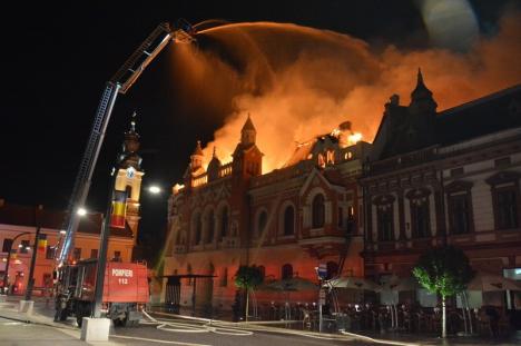 Imagini de coşmar cu incendiul catastrofal din centrul Oradiei (FOTO/VIDEO)