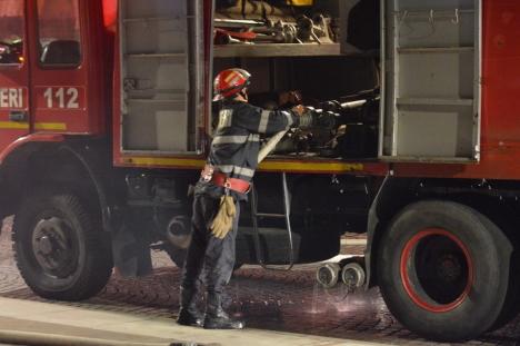 Imagini de coşmar cu incendiul catastrofal din centrul Oradiei (FOTO/VIDEO)