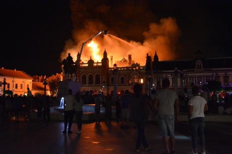 Imagini de coşmar cu incendiul catastrofal din centrul Oradiei (FOTO/VIDEO)