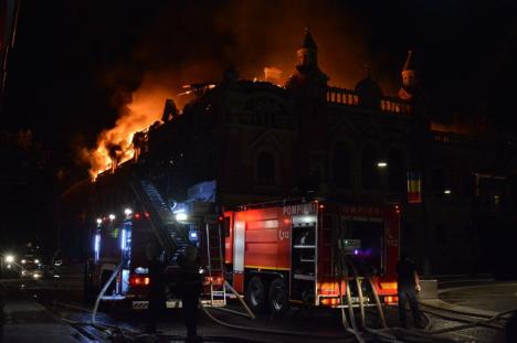 Imagini de coşmar cu incendiul catastrofal din centrul Oradiei (FOTO/VIDEO)