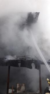 Incendiu în centrul Oradiei: O casă a luat foc, pe strada Ady Endre (FOTO)