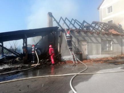 Biserică în pericol: Anexa unui lăcaş de cult din Marghita, distrusă într-un incendiu (FOTO/VIDEO)