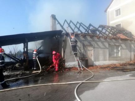 Biserică în pericol: Anexa unui lăcaş de cult din Marghita, distrusă într-un incendiu (FOTO/VIDEO)