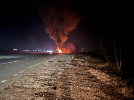 Mașina preotului Ciprian Mega a luat foc și a ars în totalitate! Ce spune acesta despre eveniment și ce au constatat Poliția și pompierii (FOTO)