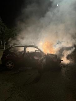 Accident urmat de incendiu în Bihor: Trei minori au fost răniți. Se pare că unul dintre ei a fost la volan