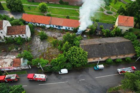 Mașină incendiată intenționat în Oradea! (FOTO)