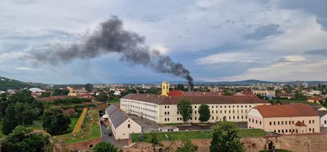 Mașină incendiată intenționat în Oradea! (FOTO)