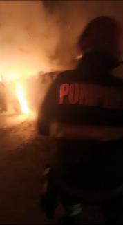 Incendiu puternic la un service auto din Oradea: Șase mașini afectate! (FOTO/VIDEO)