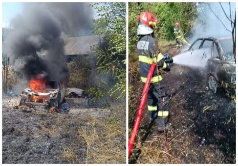 Două mașini s-au făcut scrum în Bihor, într-un incendiu de vegetație izbucnit de la un... gard! (FOTO)