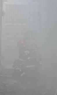 Incendiu la hala unei firme din Nojorid (FOTO/VIDEO)
