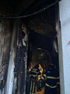 Incendiu în centrul Oradiei. Un apartament a fost cuprins de flăcări (FOTO/VIDEO)