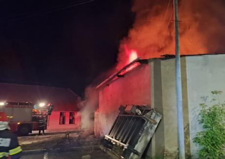 Incendiu violent la o firmă din Salonta