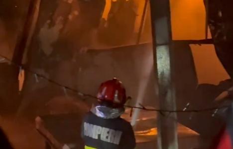 Incendiu masiv la o hală din Bihor, pe o suprafață de 700 de metri pătrați. O persoană a fost rănită (VIDEO)