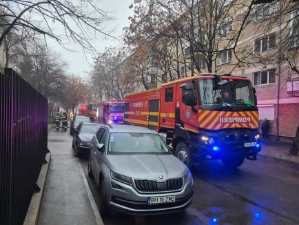 Incendiu la Școala generală 11 din Oradea (FOTO/VIDEO)