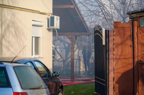 Incendiu puternic la două case din Oradea (FOTO/VIDEO)
