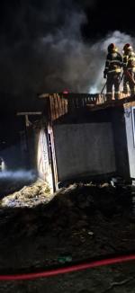 Foc puternic într-o gospodărie din Bihor, de la un scurtcircuit