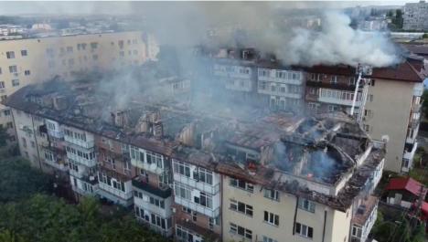 Incendiu violent: Cinci blocuri cuprinse de flăcări în Craiova (FOTO/VIDEO)