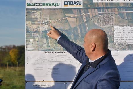 La anul, pe vremea asta, se va circula pe noul drum Oradea - Sânmartin. Ilie Bolojan și șeful CNAIR, pe șantier la începerea lucrărilor (FOTO/VIDEO)