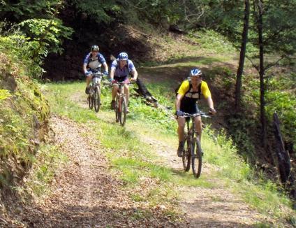 Pe drumuri de munte: CAPDD a deschis două centre de închiriere biciclete pentru excursii în Munţii Bihor şi Pădurea Craiului (FOTO)