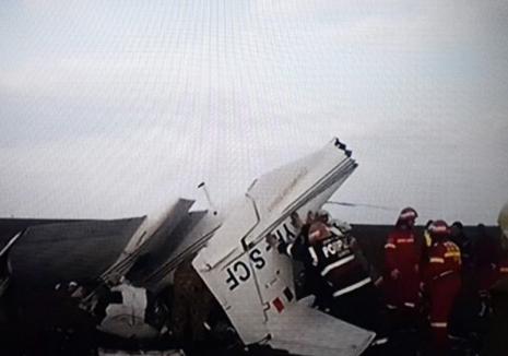 Accident aviatic: Un avion de mici dimensiuni s-a prăbușit, două persoane rănite, dintre care una în stop cardiac!
