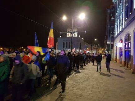 “Nu acceptăm dictatura”: Marş de protest împotriva modificării legilor justiţiei, la Oradea (FOTO/VIDEO)