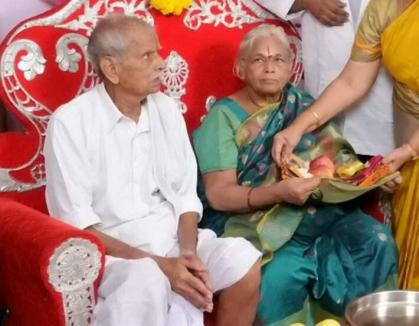 O femeie din India a născut gemene... la 73 de ani!