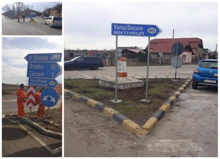 Indicatoare rutiere în limba ucraineană pe DN 19, în Bihor, pentru refugiaţii aflaţi în tranzit spre Ungaria (FOTO)