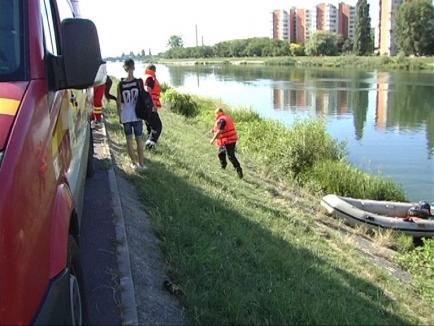 Scaldă fatală: Un bărbat s-a înecat în Crişul Repede, în zona străzii Sovata din Oradea (FOTO)