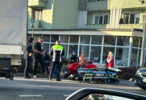 Un bărbat din Salonta a ajuns la spital după ce a fost lovit de o mașină în timp ce traversa, pe bicicletă, carosabilul. Biciclistul băuse alcool