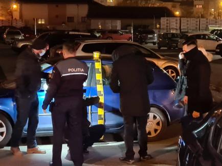 Agresor în libertate! Bărbatul care a înjunghiat-o pe femeia de pe strada Oneștilor din Oradea, căutat cu un câine polițist și cu reflectoare! (FOTO / VIDEO)
