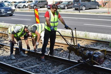 Circulația tramvaielor pe Calea Aradului din Oradea a fost oprită pentru înlocuirea căii de rulare (FOTO)