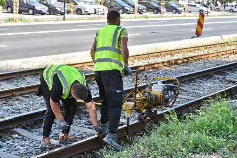 Circulația tramvaielor pe Calea Aradului din Oradea a fost oprită pentru înlocuirea căii de rulare (FOTO)