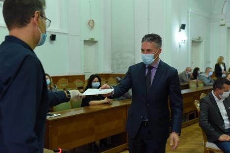 Primarul Florin Birta şi noii consilieri locali din Oradea şi-au primit mandatele de aleşi locali (FOTO / VIDEO)