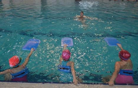 Întreceri de înot, la Bazinul Olimpic 'Ioan Alexandrescu'