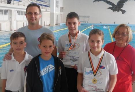 Orădenii au cucerit două medalii la Campionatul Naţional de înot pentru copii de la Bacău