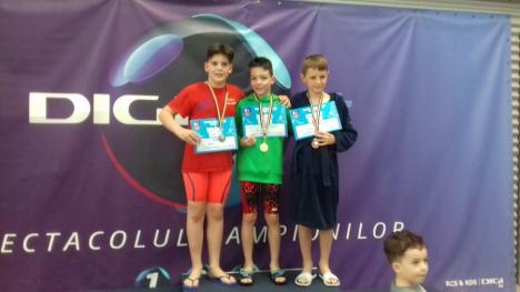 Orădenii au dominat faza regională a Campionatului Naţional de înot pentru copii (FOTO)
