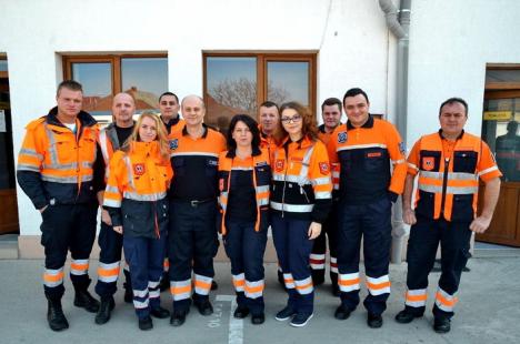 Orădenii învaţă să salveze vieţi: Voluntarii Serviciului de Ambulanţă Bihor vor merge din casă în casă pentru a preda cursuri de prim ajutor (FOTO)