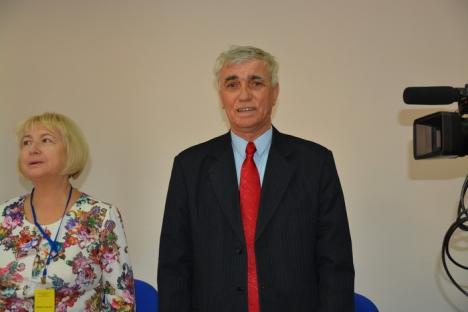 Profesori din Republica Moldova, veniţi în schimb de experienţă în Bihor, întâmpinaţi şi de membrii Uniunii Vatra Românească (FOTO)