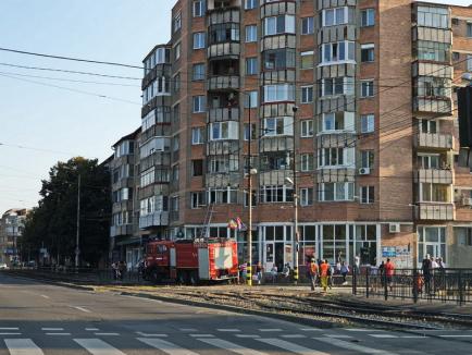 Incendiu în Cantemir: un apartament de la etajul unu a luat foc, proprietarii nu erau acasă (FOTO)