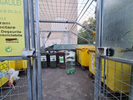 Ne enervează: Încă un ţarc de gunoaie din Oradea a fost vandalizat (FOTO)