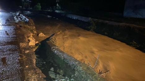 Pericolul nu a trecut: Cod portocaliu şi cod galben pe râurile din Bihor (FOTO)
