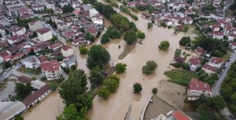 Peste 200 de români așteaptă să fie evacuați din Grecia, după inundațiile devastatoare (VIDEO)